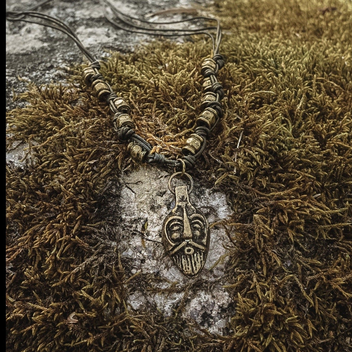 Mască Odin cu amuletă vikingă, bronz