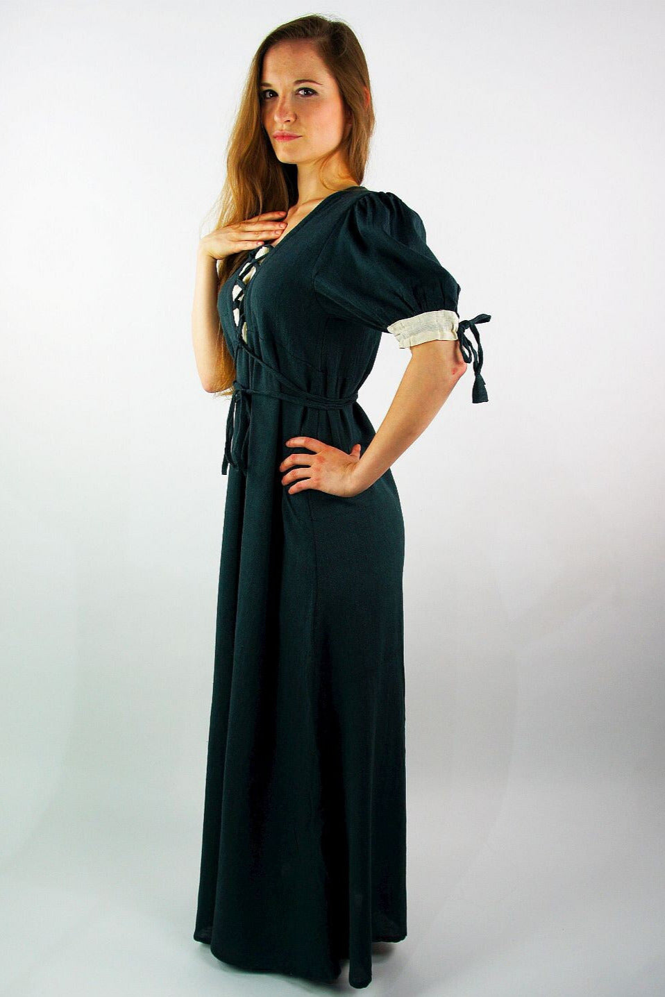 Renesansowa letnia suknia Denise, zielono-naturalna