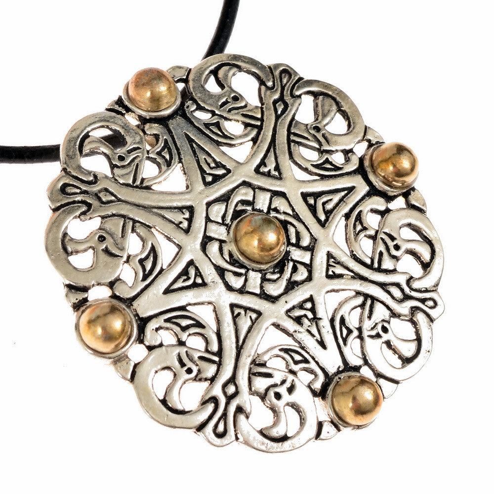 Pingente estilo Trewhiddle anglo-saxão, século IX, bronze banhado a prata
