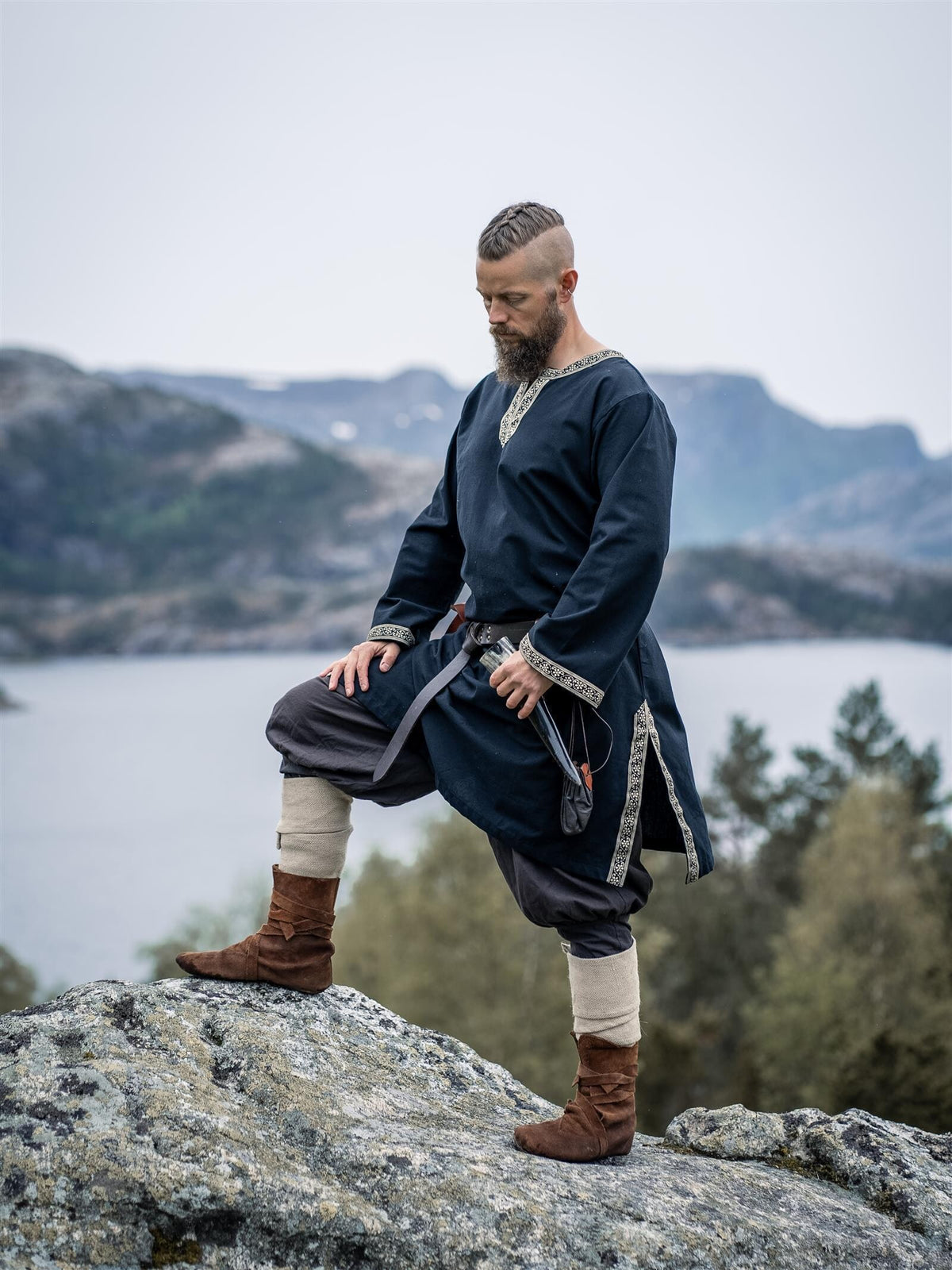 Celtic tunic Finn black