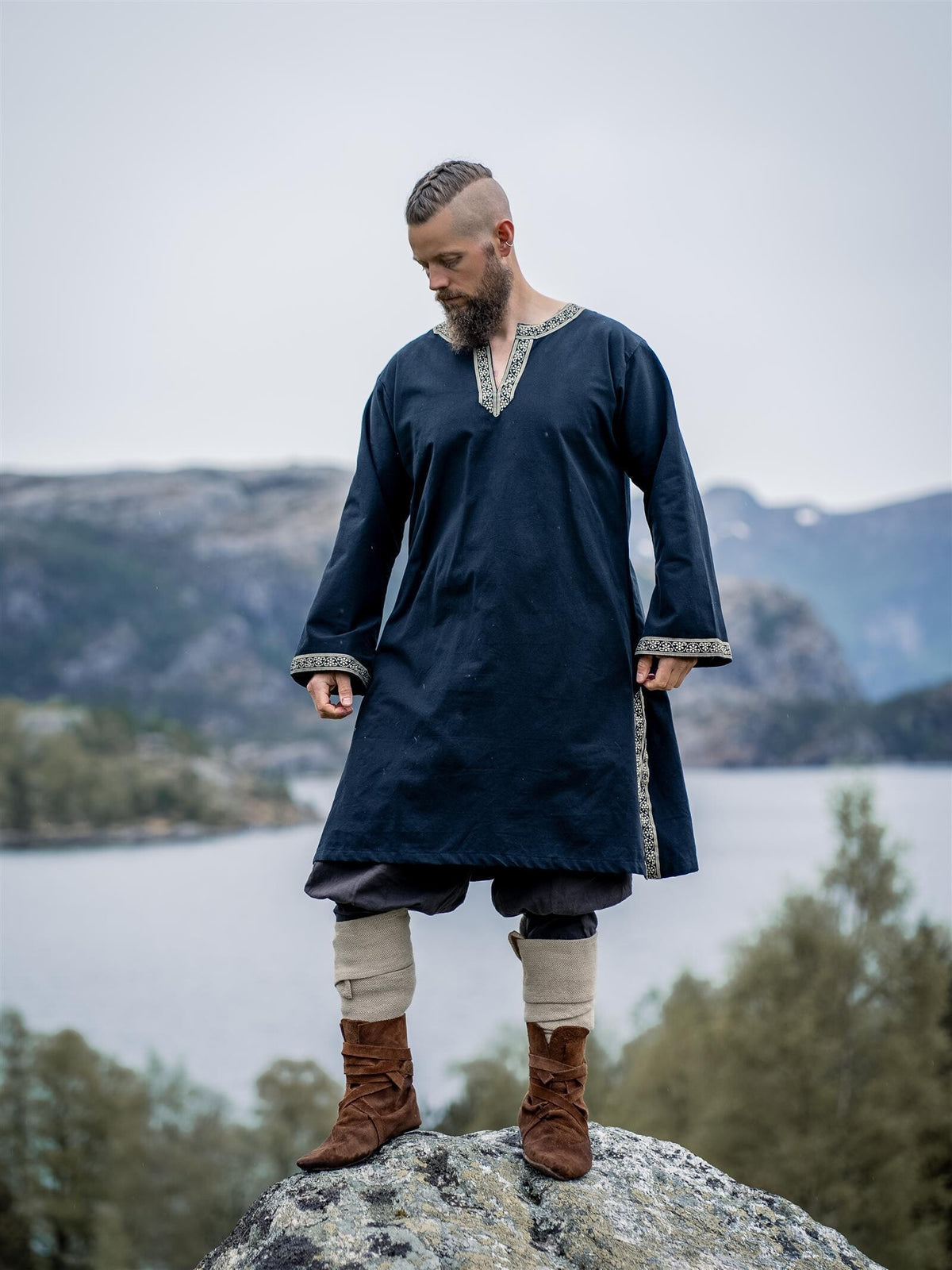 Celtic tunic Finn black