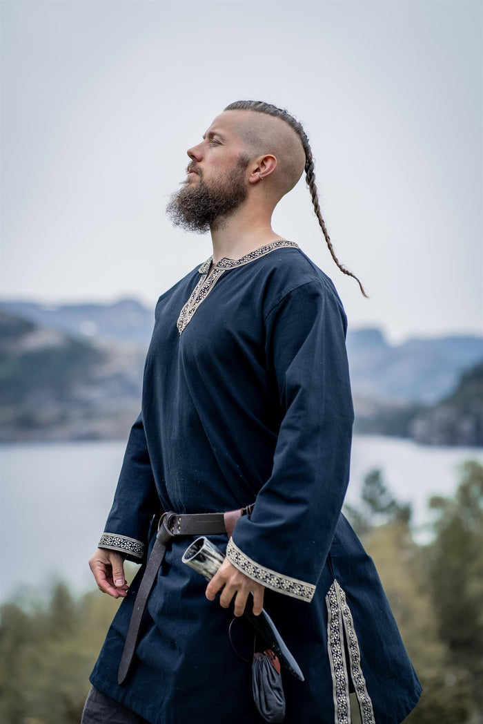 Celtic tunic Finn black