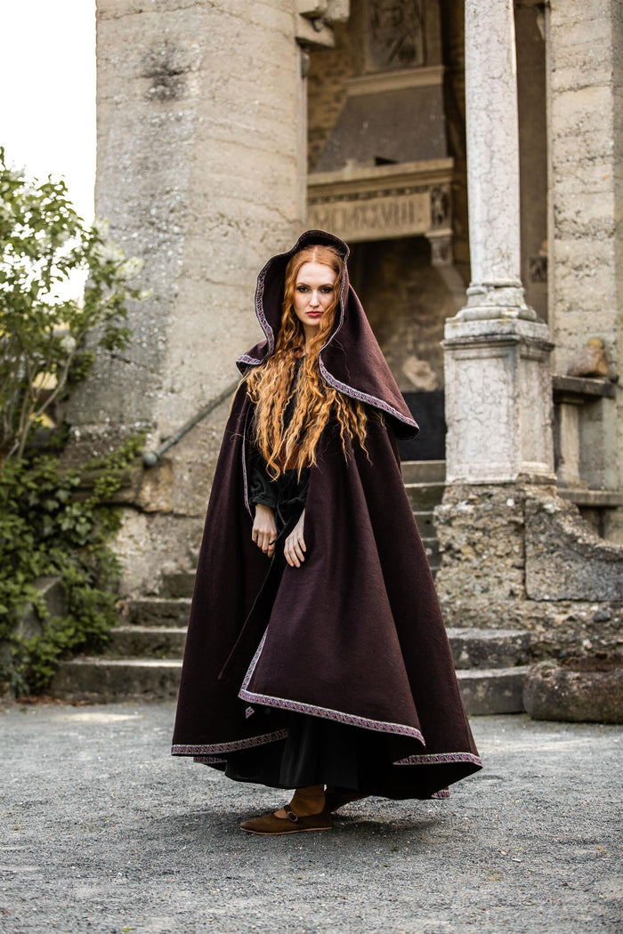 Broderad mantel Lyra, brun, ullmix