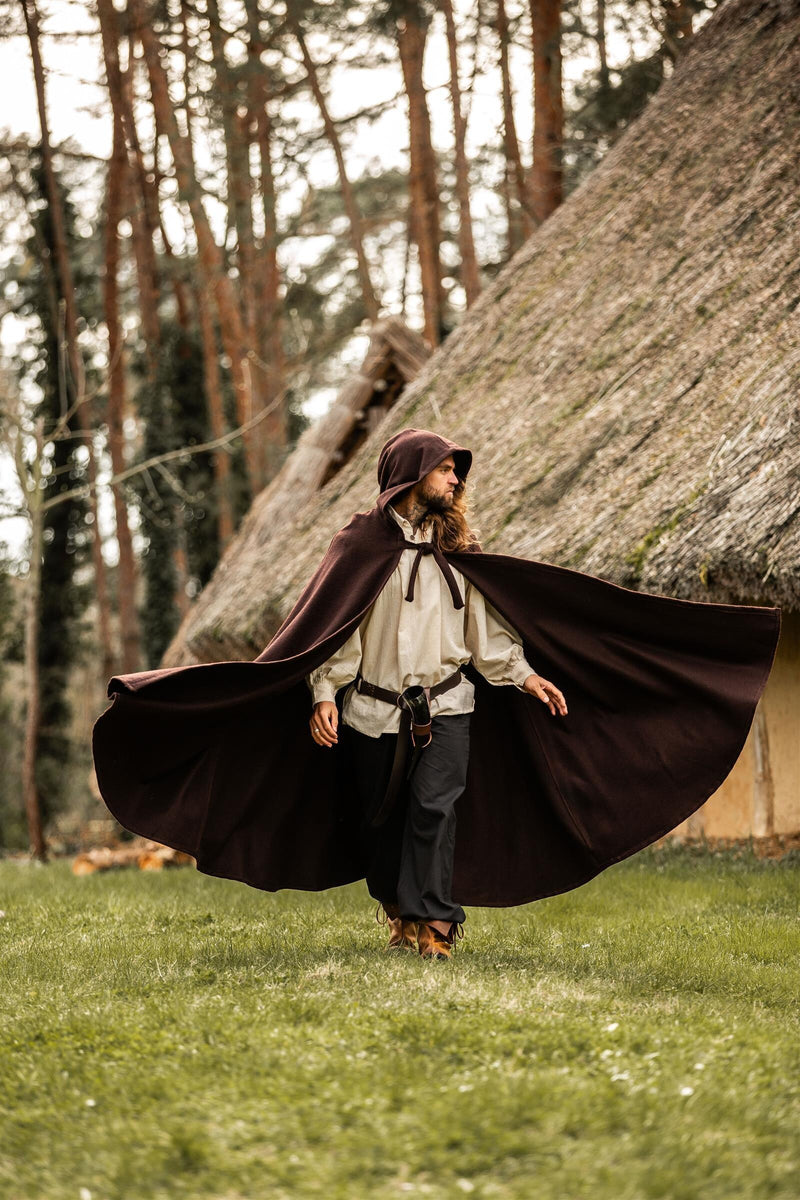 Capa medieval con capucha, marrón